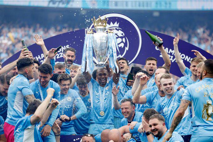 年轻球员释放潜力（青年球员展露锋芒）