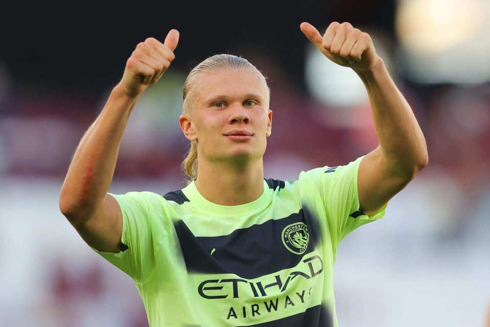 记者：申花今天下午飞赴天津，于汉超、戴伟浚等人随队出征（记者：申花今日下午启程赴津，于汉超、戴伟浚等随队出征）