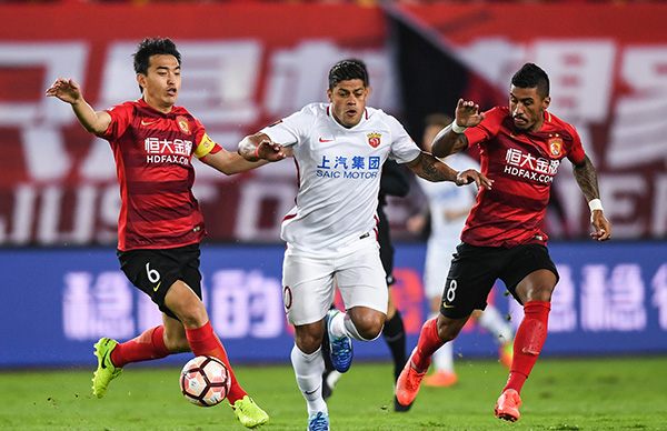 拜仁“小王子”卡尔的巨星之路 偶像梅西但不想和谁比较（拜仁“小王子”卡尔迈向巨星：偶像是梅西，但不与任何人比较）