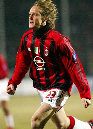 C罗四大难以打破的记录，强如梅西都无法实现（C罗四项难破纪录，梅西也难以企及）