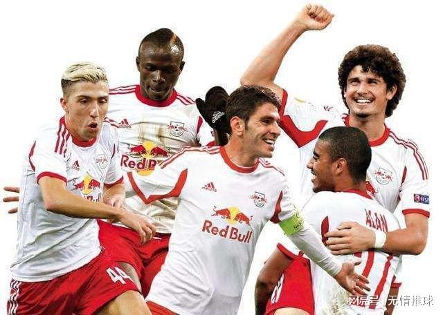 足球世界杯吉祥物亮相，造型引网友热评（世界杯吉祥物发布，外观引发网友热议）