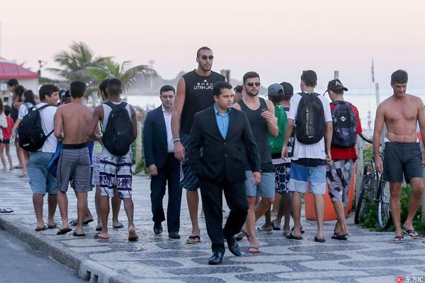 相差7.2公里，曼城全队跑动119公里，皇马跑动111.8公里（曼城全队跑动119公里领先皇马111.8公里，差距7.2公里）