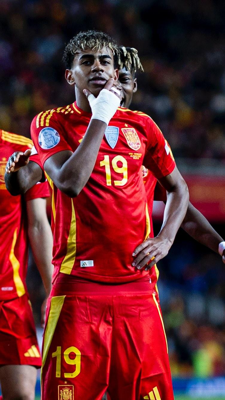 英超球员专访：凯恩谈赛季目标,（对话凯恩：畅谈英超本赛季目标）