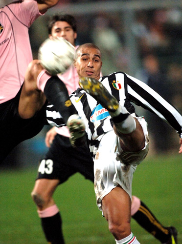 川普狂喜，乡下人乐队将在世界杯抽签仪式结束后表演《YMCA》（世界杯抽签落幕后，乡下人乐队献唱《YMCA》，令川普喜出望外）