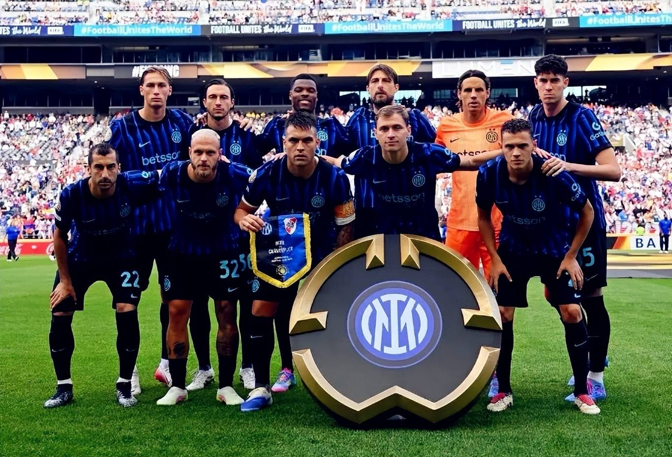 他是球队的节拍器（他掌控球队节奏）