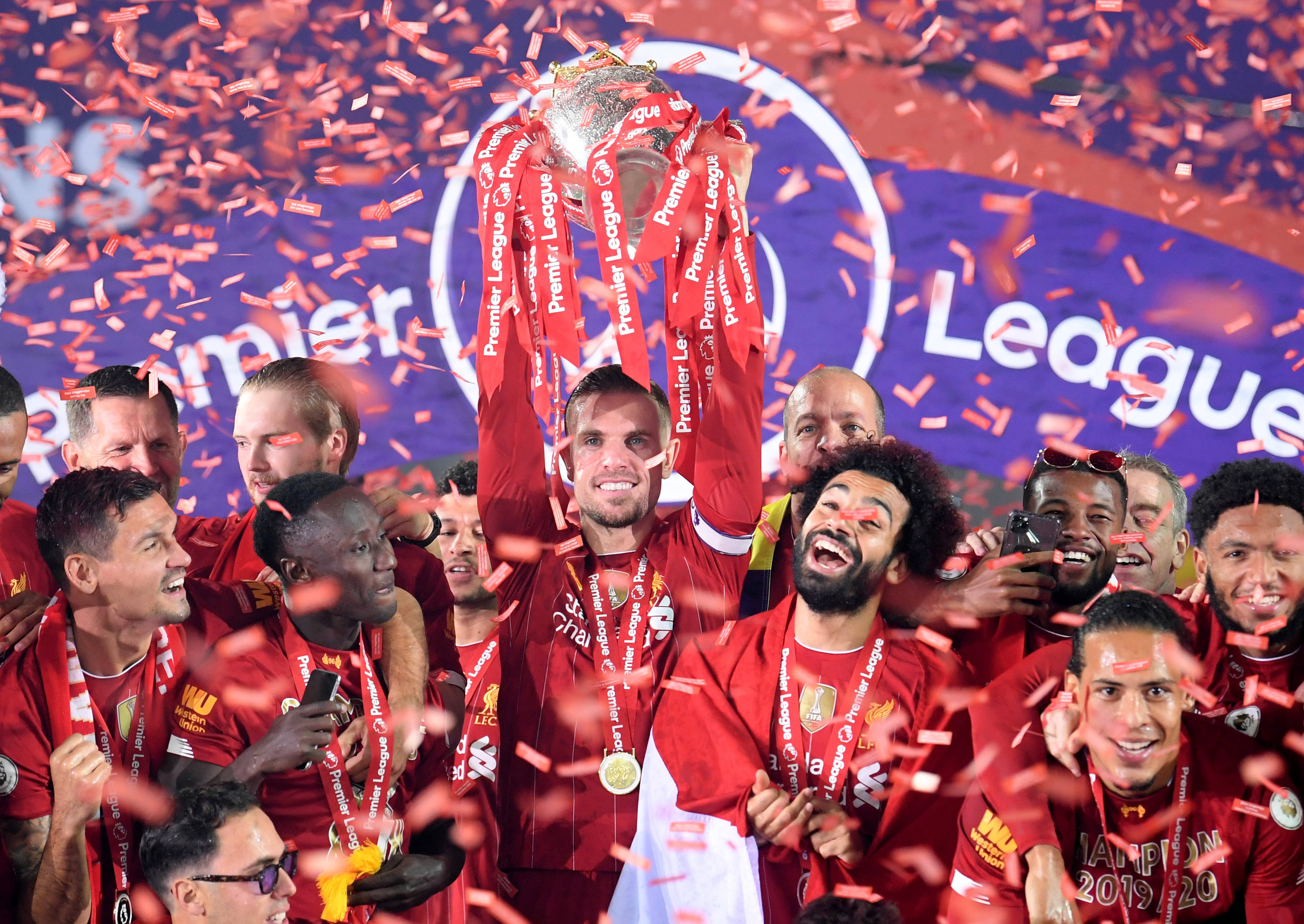 BBC：阿莫林、斯洛特与埃迪·豪为英超受网络辱骂最多主帅（BBC调查：阿莫林、斯洛特、埃迪·豪成英超遭网络辱骂最多的主帅）