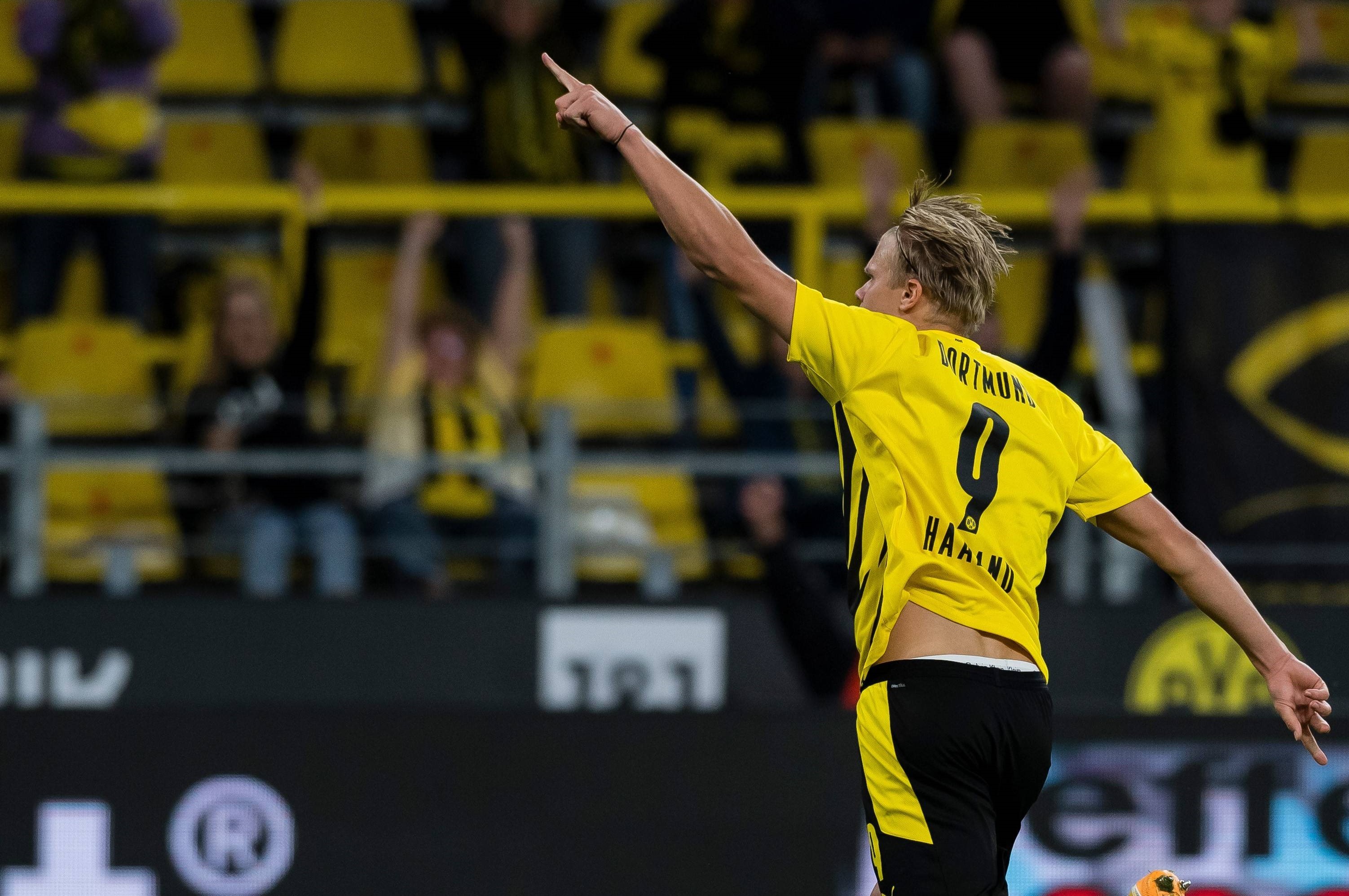 中国足坛2025赛季大结局：海港中超夺冠，国安收获足协杯（2025中国足坛收官：上海海港问鼎中超，北京国安捧得足协杯）