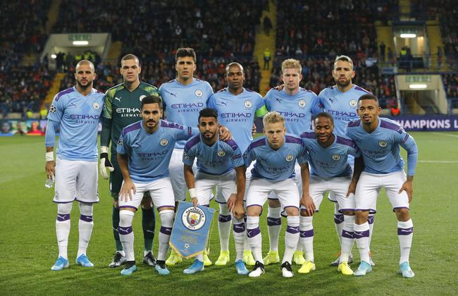 罗德里戈抗议裁判判罚：你必须尊重我们，看看你在哪里（罗德里戈质疑判罚怒斥裁判：请尊重我们，看看你的位置）