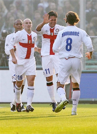 曼联1-1西汉姆再失进前5良机！习惯性疲软，阿莫林冬窗买人也不够（曼联1-1憾平西汉姆，冲前五再受阻；疲软成惯性，阿莫林冬窗补强难解渴）