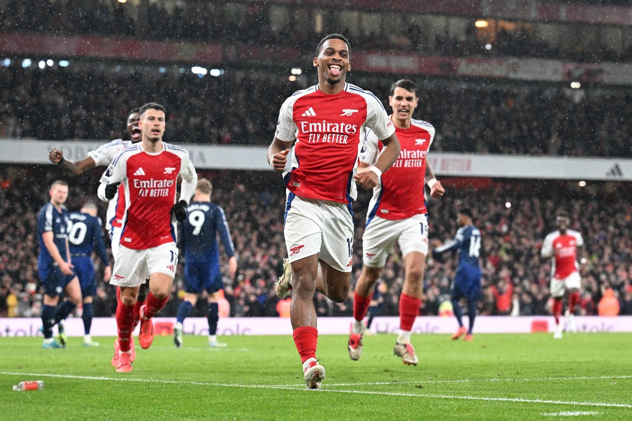 徐尚：我建议并支持邵佳一竞聘国足主帅，希望他到更高的舞台（徐尚表态：力挺邵佳一竞聘国足主帅，期待他登上更高舞台）