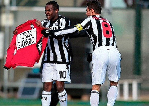 美记：多名高管认为马刺能为字母哥的交易提供理想报价（美媒：多位高管看好马刺为字母哥送出理想报价）