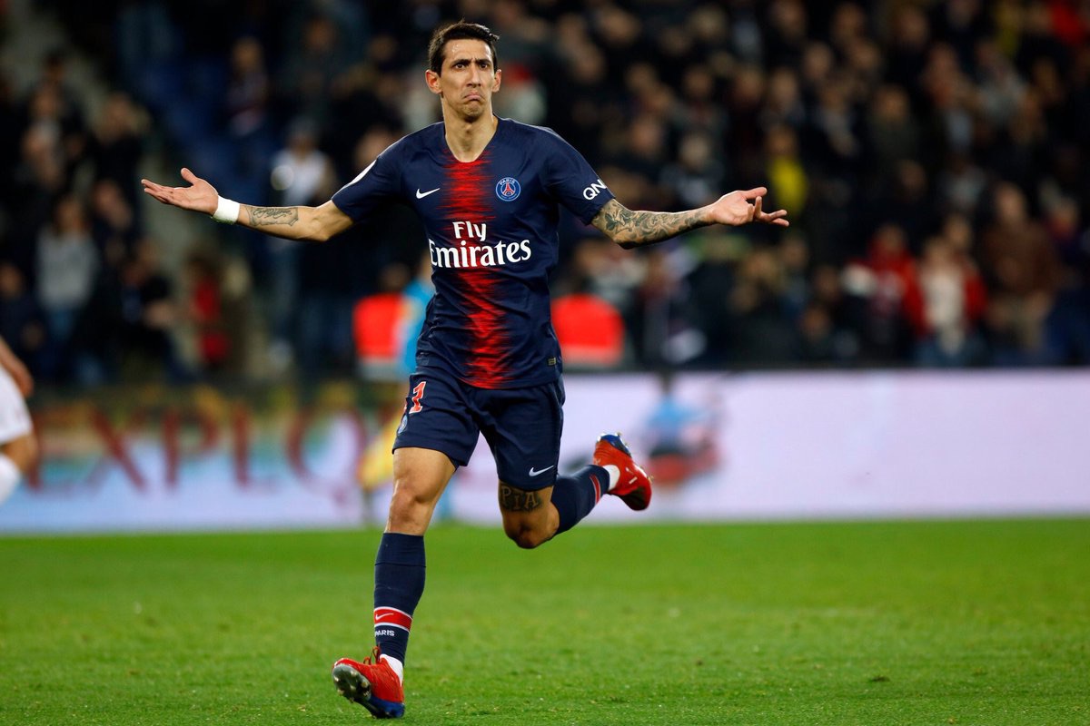 本赛季东契奇缺席时里夫斯场均41+10+5，湖人3胜1负（东契奇缺阵的本季交锋中，里夫斯场均41+10+5，湖人战绩3胜1负）